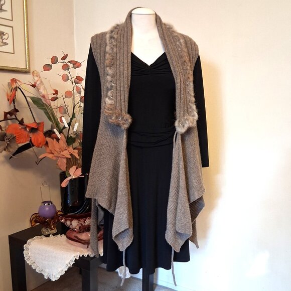 NWT Woman's I AM Sleeveless Asymmetric Hem Cashmere Cardigan Vest Sweater - Picture 3 of 9